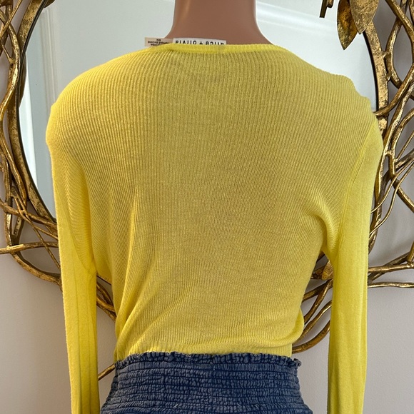 ALICE & OLIVIA long sleeved yellow tee - Picture 7 of 8